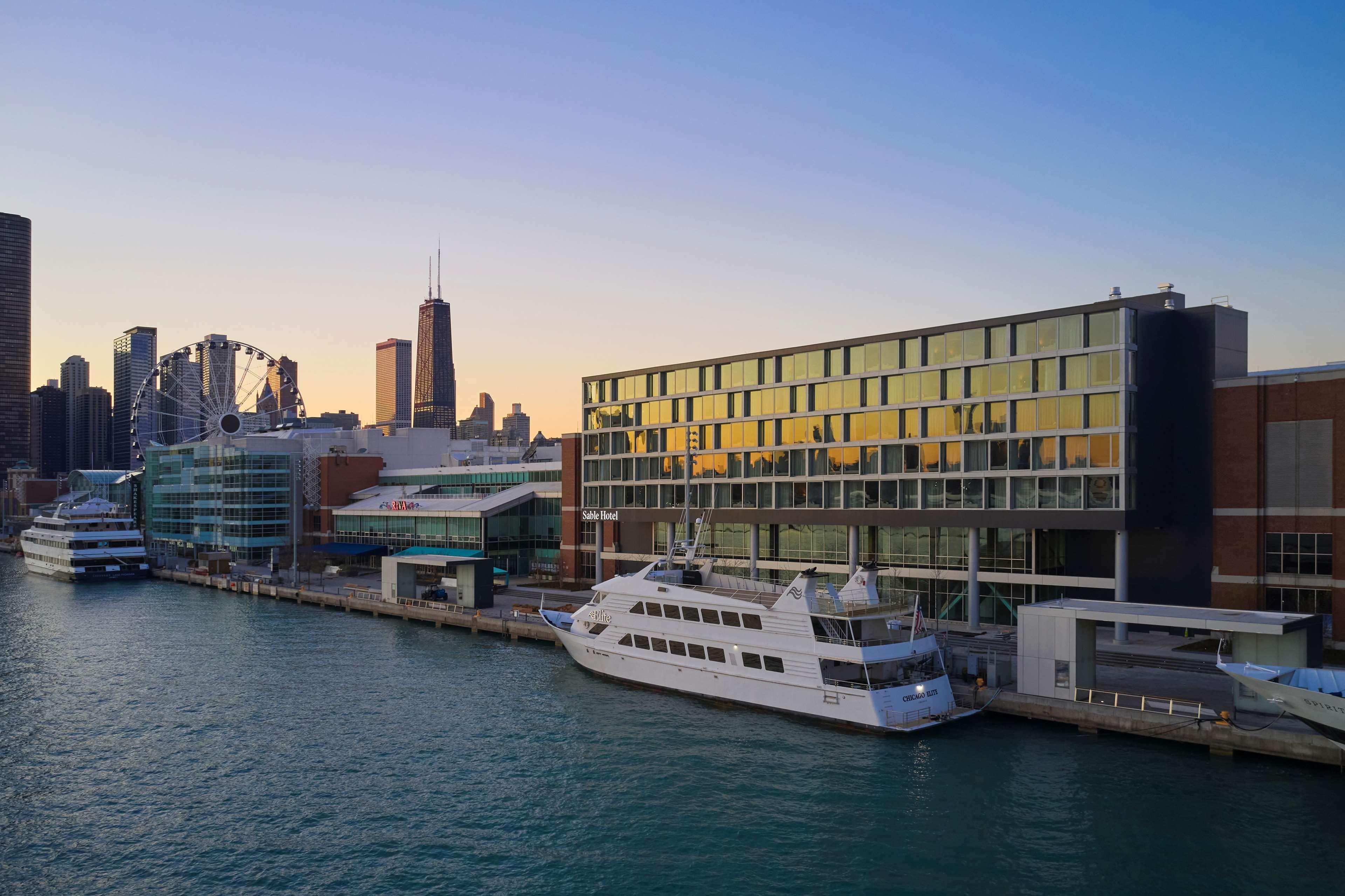 فندق Sable At Navy Pier Chicago, Curio Collection By Hilton المظهر الخارجي الصورة